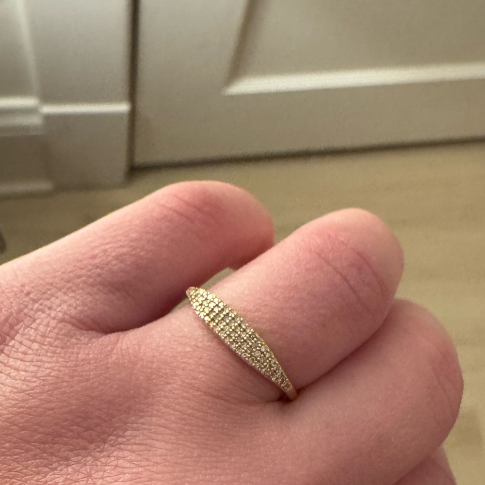 Pavé Diamond Slim Signet - Mejuri Size 7 - Picture 4 of 6